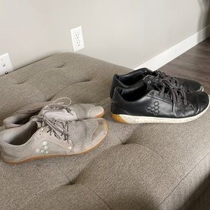 Two pairs of Vivobare foot used shoes size 9 (40)